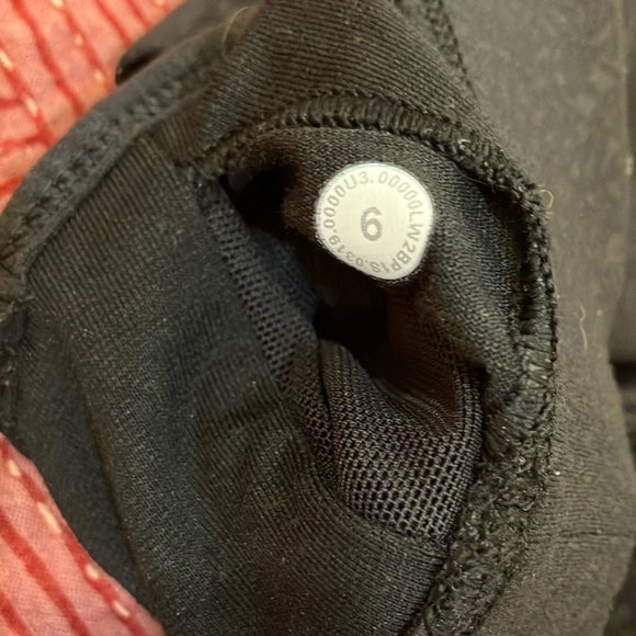 Lululemon Athletica Black Sports Bra Intimates size 6 - Picture 4 of 9
